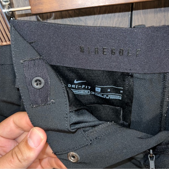 Woman’s Nike Golf Shorts - Picture 7 of 7